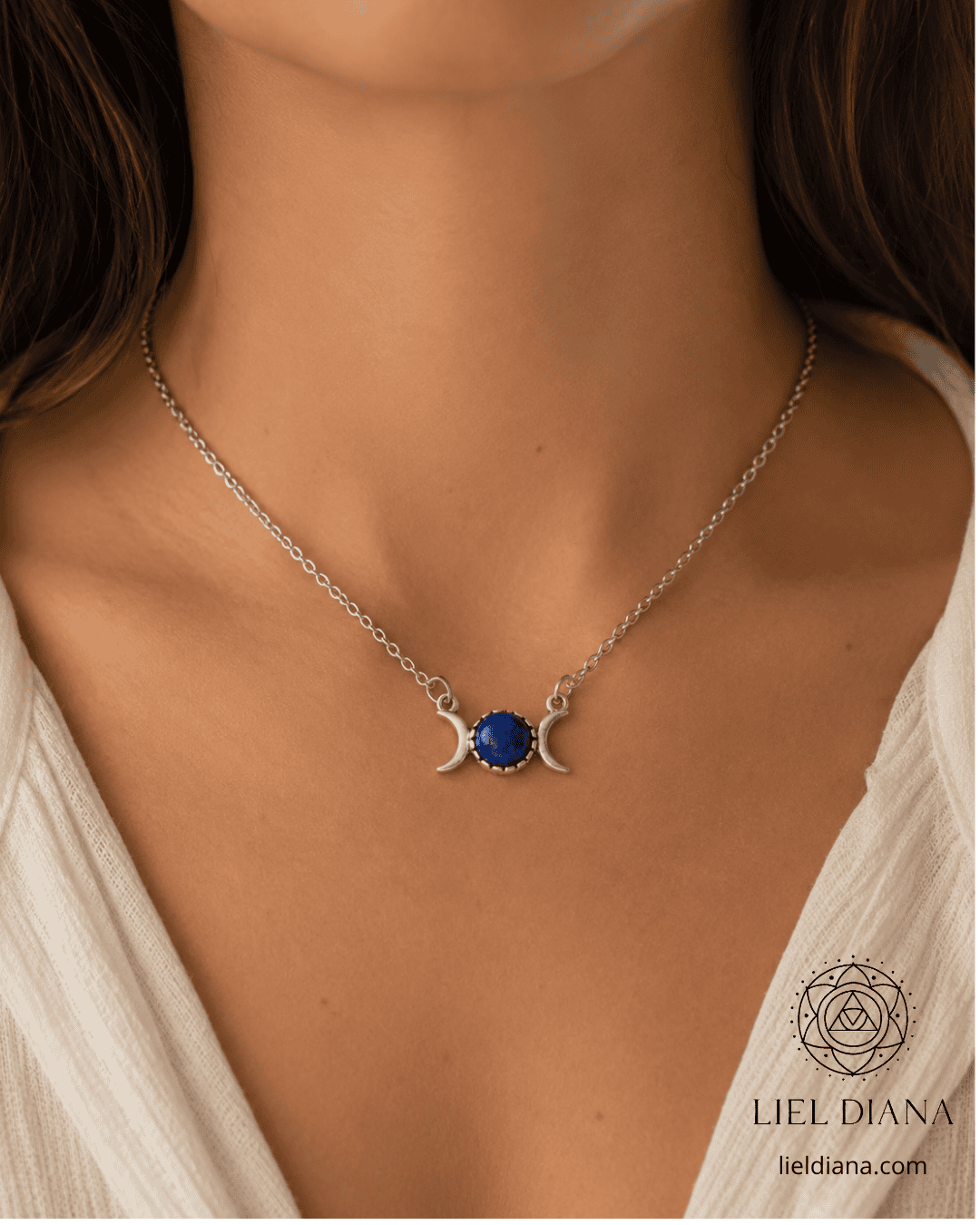 Cadena de Triple Luna: Poder Femenino y Protección